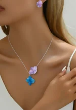نیم‌ست گل طبیعی رزینی طنین روی گردن مدل