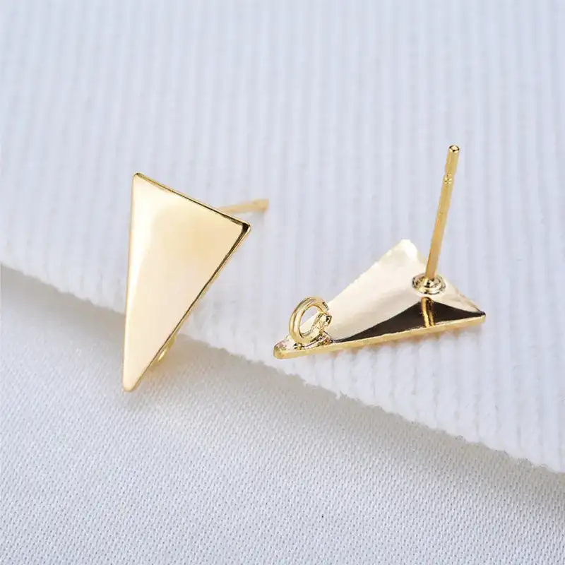 پایه گوشواره آب طلا مثلثی گرید A+ وارداتی با طراحی مینیمال و وزن سبک با حلقه اتصال