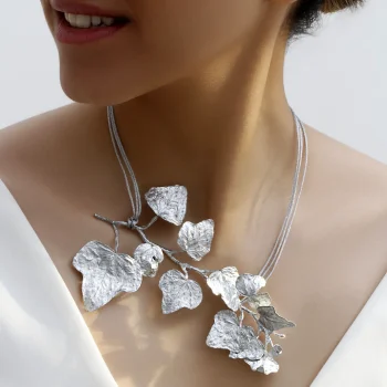 delzhin-unique-stylish-necklace-silver-ivy-on-model