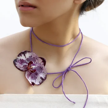 orchid-necklace-nashida-on-model